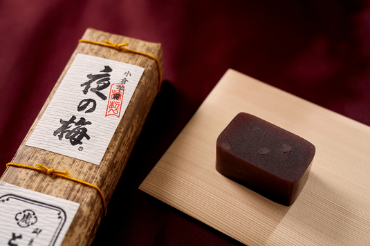 夜の梅』は誕生200年を迎えました | お知らせ | 株式会社 虎屋