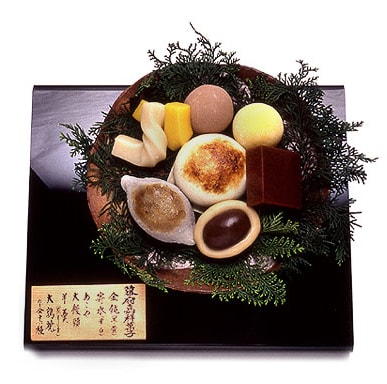 京の伝統と文様 和菓子 美乃美 虎屋 絶版 京の伝統と文様10 京菓子／虎屋 | 美術出版美々美 | nostos